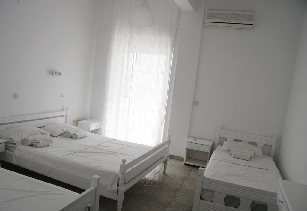 Armadoros Hotel / Ios Backpackers Zewnętrze zdjęcie