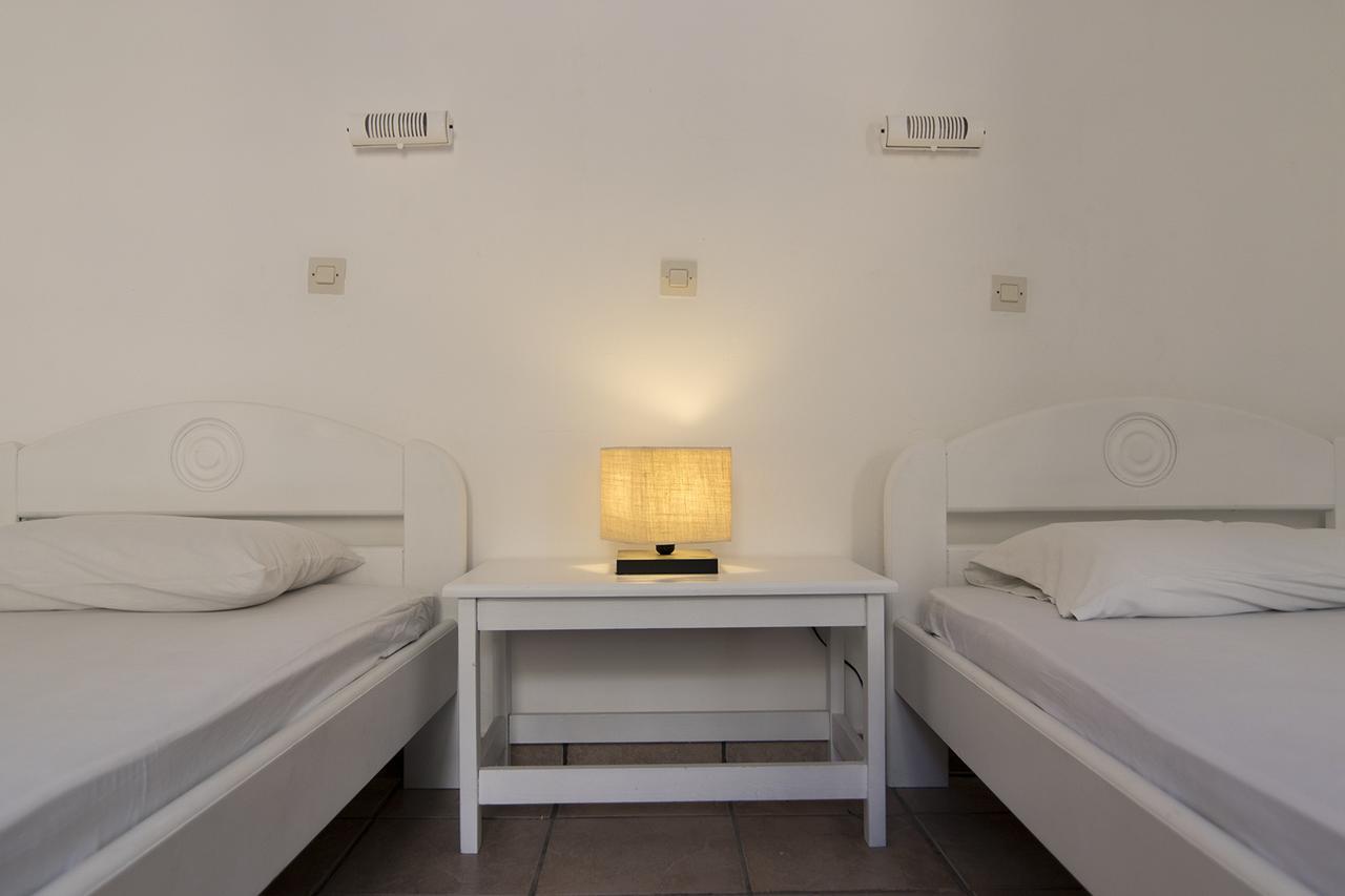 Armadoros Hotel / Ios Backpackers Zewnętrze zdjęcie