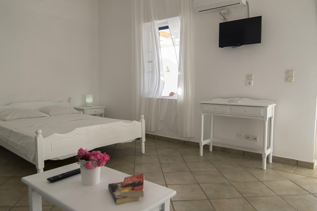 Armadoros Hotel / Ios Backpackers Zewnętrze zdjęcie