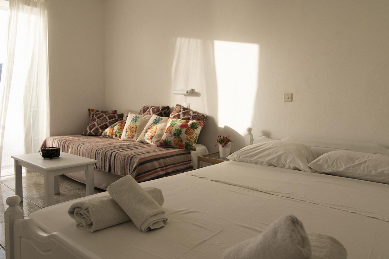 Armadoros Hotel / Ios Backpackers Zewnętrze zdjęcie