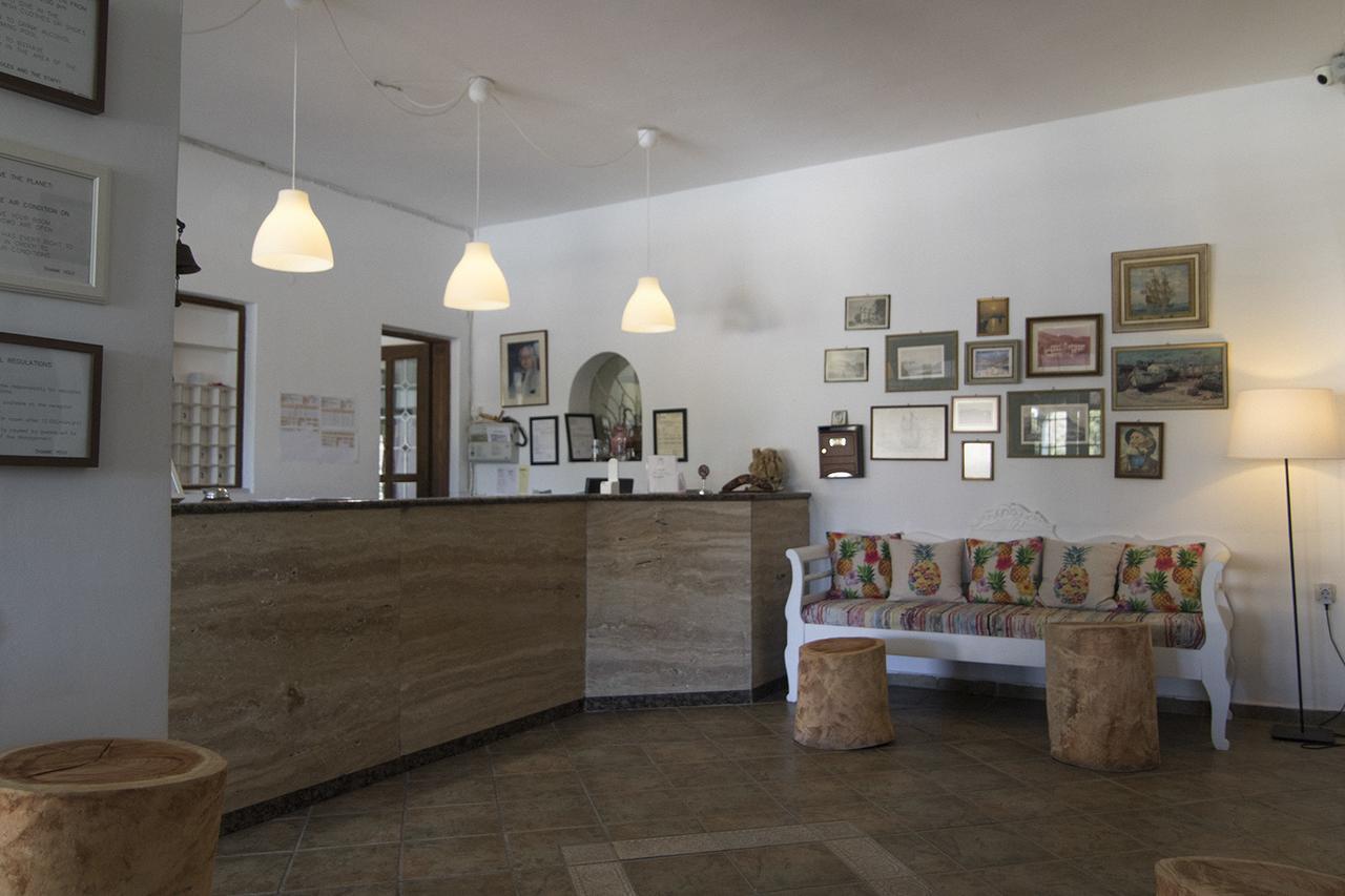 Armadoros Hotel / Ios Backpackers Zewnętrze zdjęcie