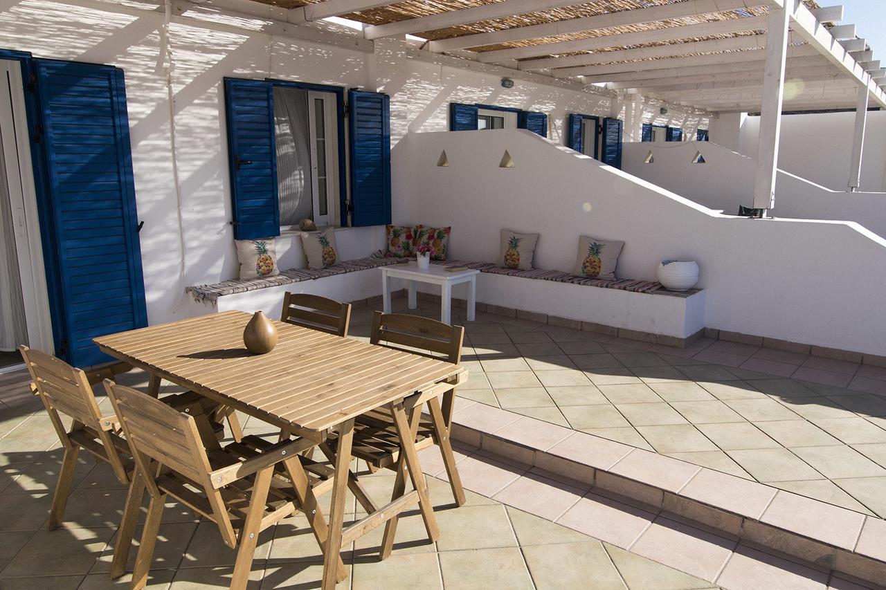 Armadoros Hotel / Ios Backpackers Zewnętrze zdjęcie