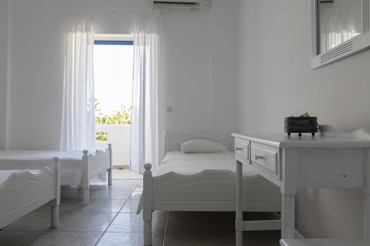 Armadoros Hotel / Ios Backpackers Zewnętrze zdjęcie