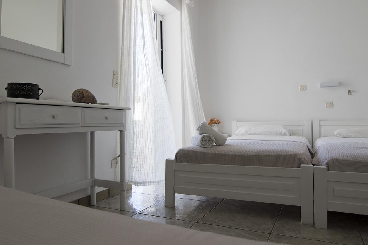 Armadoros Hotel / Ios Backpackers Zewnętrze zdjęcie