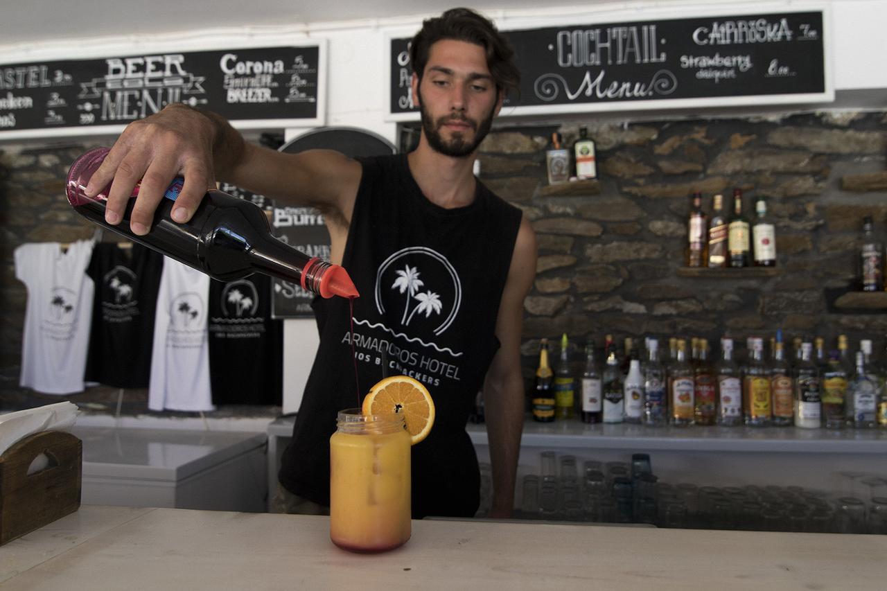 Armadoros Hotel / Ios Backpackers Zewnętrze zdjęcie